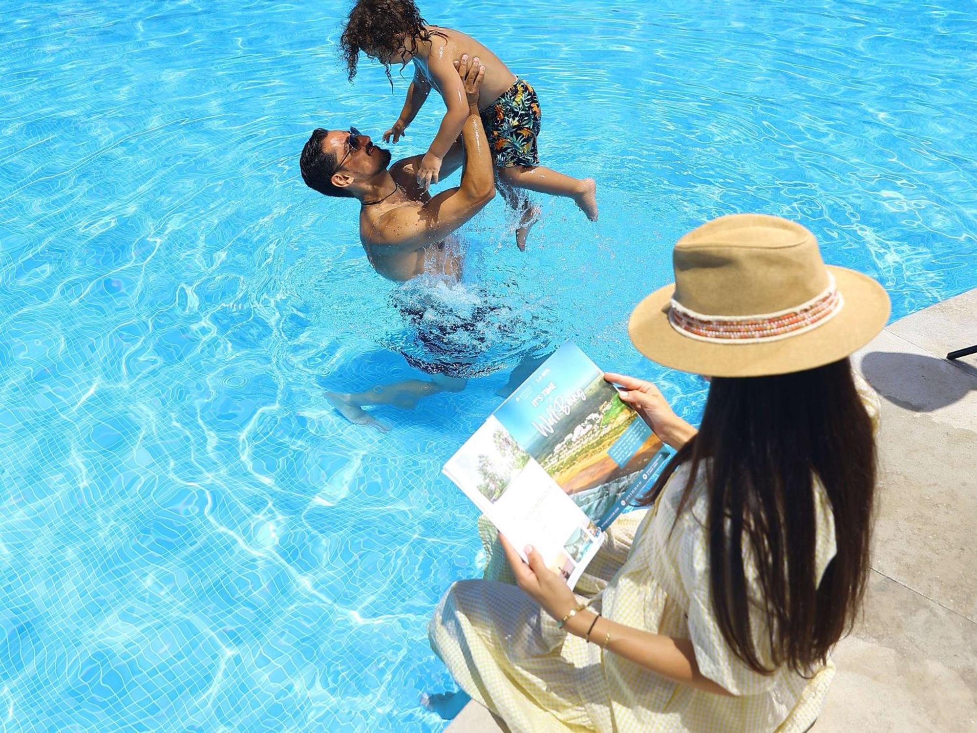Pullman Mazagan Royal Golf & Spa El Jadida Εξωτερικό φωτογραφία Family at a pool
